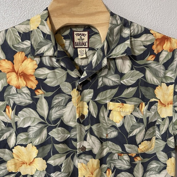 Tommy Bahama Men's Large Hawaiian Floral Tropical Short Sleeve‎ Shirt 100% Silk - Picture 1 of 4